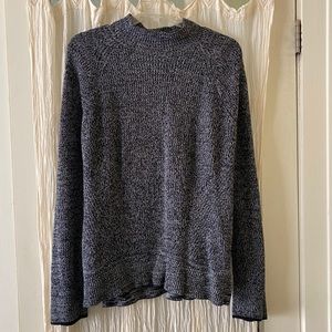 Gap Sweater-Long Sleeved-Black and White-Size XL